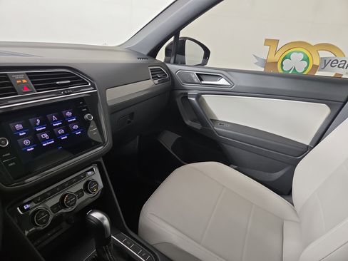 Used 2021 Volkswagen Tiguan SE R-Line image 24