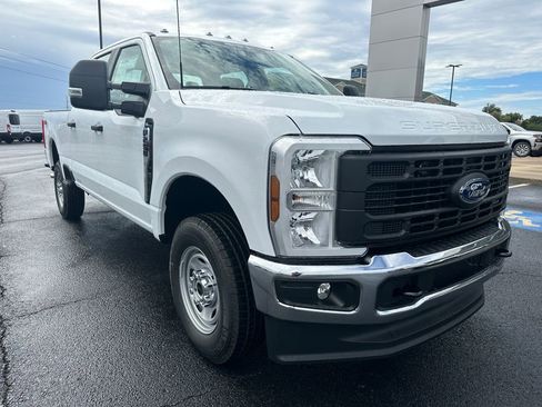 New 2026 Ford F250 XL w/ XL Chrome Package image 2