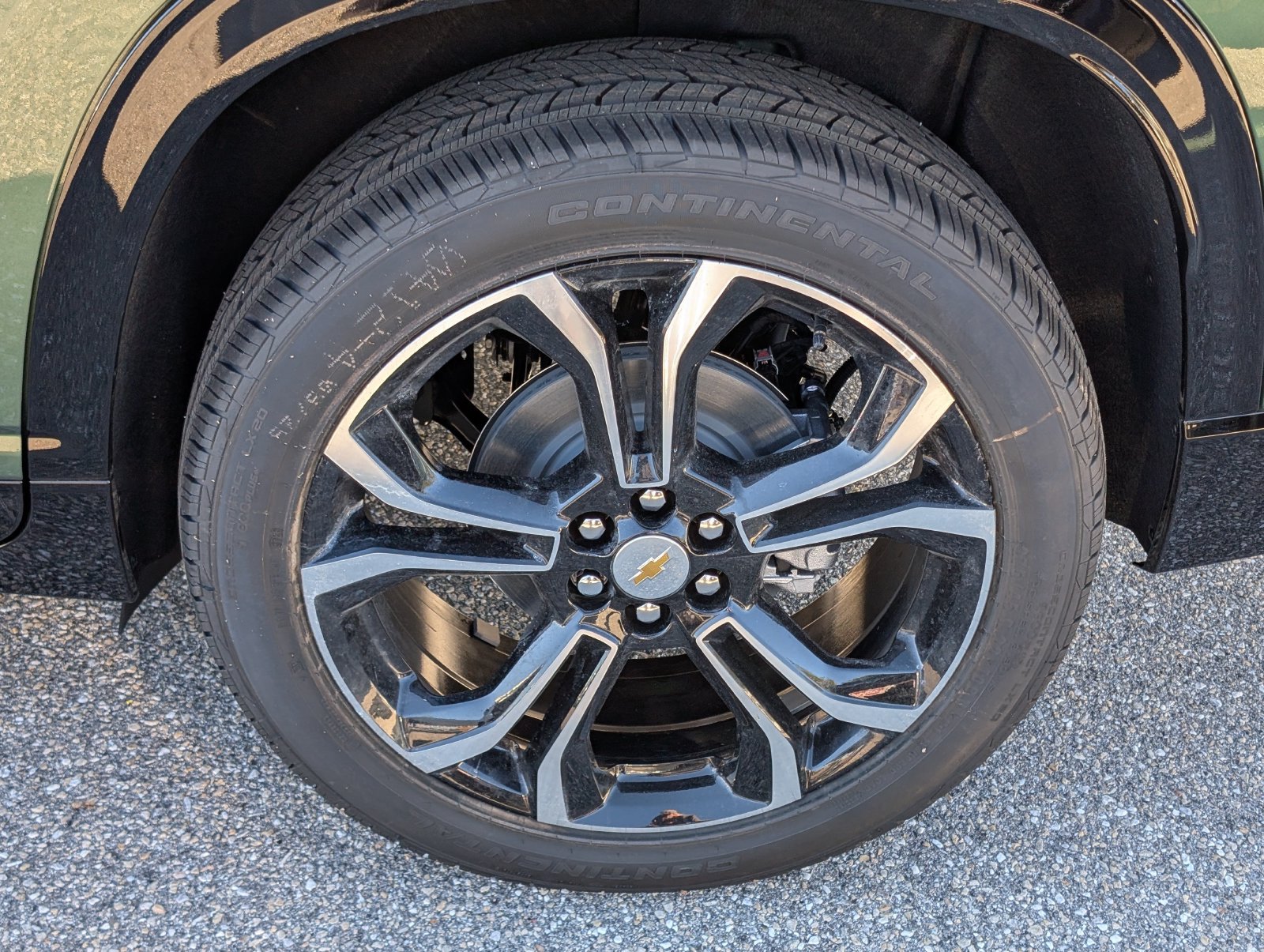 New 2027 Chevrolet Traverse High Country w/ LPO, Floor Liner Package AWD/4WD image 7