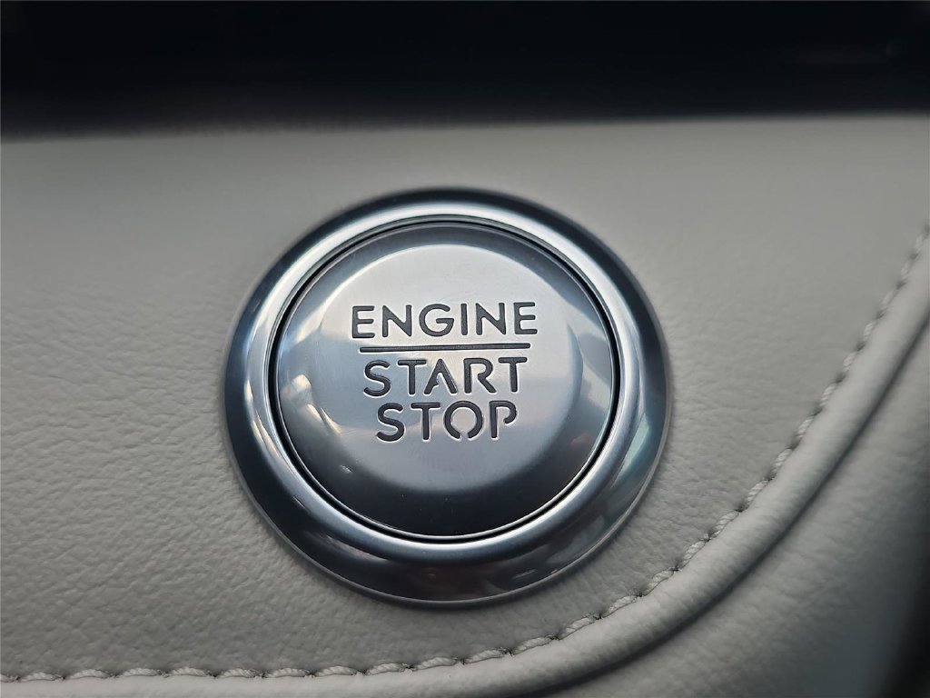 New 2026 Lincoln Nautilus Premier AWD/4WD image 21