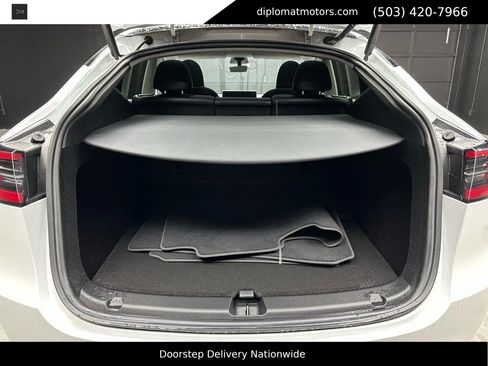 Used 2023 Tesla Model Y Long Range image 40