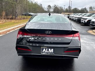 New 2026 Hyundai Elantra SE video 4