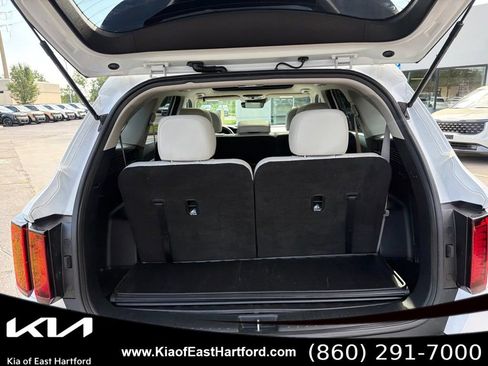 Used 2023 Kia Sorento S w/ Panoramic Sunroof Package AWD/4WD image 16