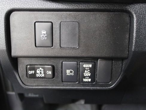 Used 2021 Toyota Tacoma TRD Off-Road AWD/4WD image 40