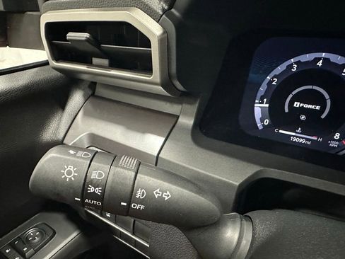 Used 2025 Toyota Tacoma TRD Sport image 22