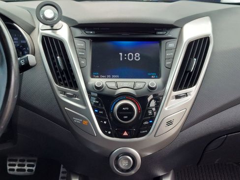 Used 2015 Hyundai Veloster w/ Option Group 03 image 19