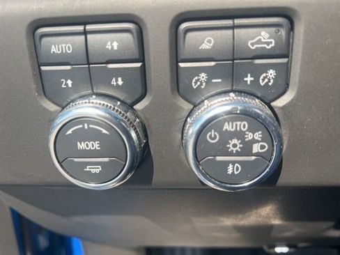 Used 2023 GMC Sierra 1500 AT4X image 29