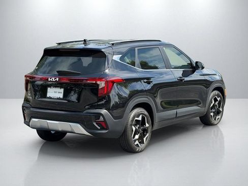 Certified 2025 Kia Seltos EX FWD image 9