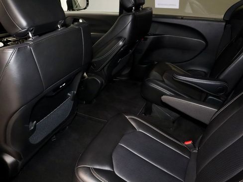 Used 2025 Chrysler Pacifica Select FWD image 21