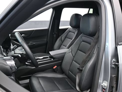 Used 2025 Chevrolet Equinox LT FWD image 10