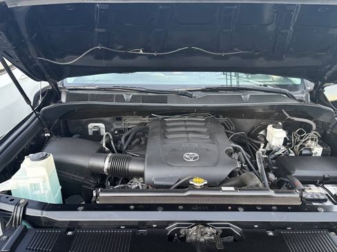 Used 2017 Toyota Tundra SR RWD image 2