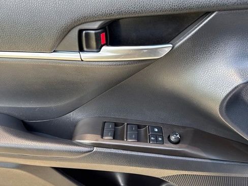 Used 2021 Toyota Camry SE FWD image 15