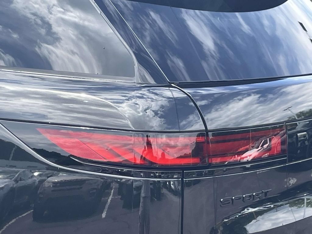 New 2026 Land Rover Range Rover Sport Dynamic SE AWD/4WD image 10