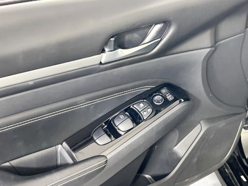 Used 2021 Nissan Altima 2.5 SV w/ SV Premium Package image 17