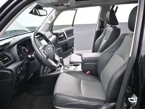 Used 2024 Toyota 4Runner SR5 Premium w/ Moonroof Package AWD/4WD image 13