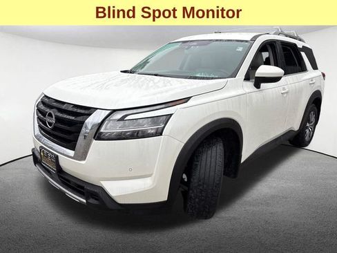 Used 2024 Nissan Pathfinder SL AWD/4WD image 5