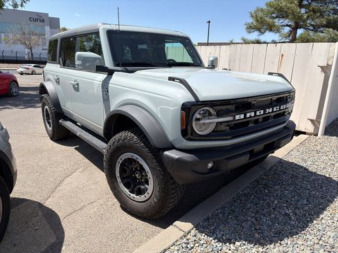 Used 2024 Ford Bronco Outer Banks w/ Sasquatch Package image 3