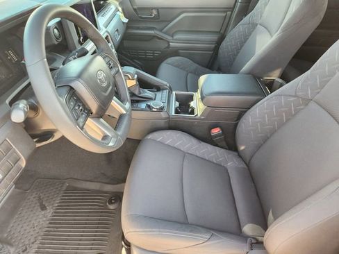 Used 2025 Toyota Tacoma SR5 w/ SR5 Upgrade Package image 9