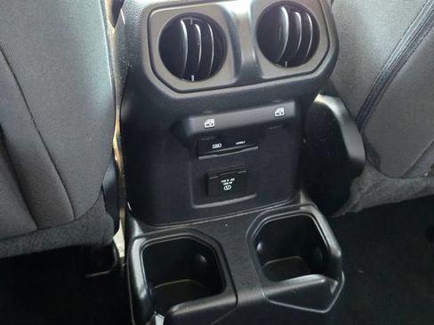 Used 2023 Jeep Wrangler Unlimited Sahara AWD/4WD image 38