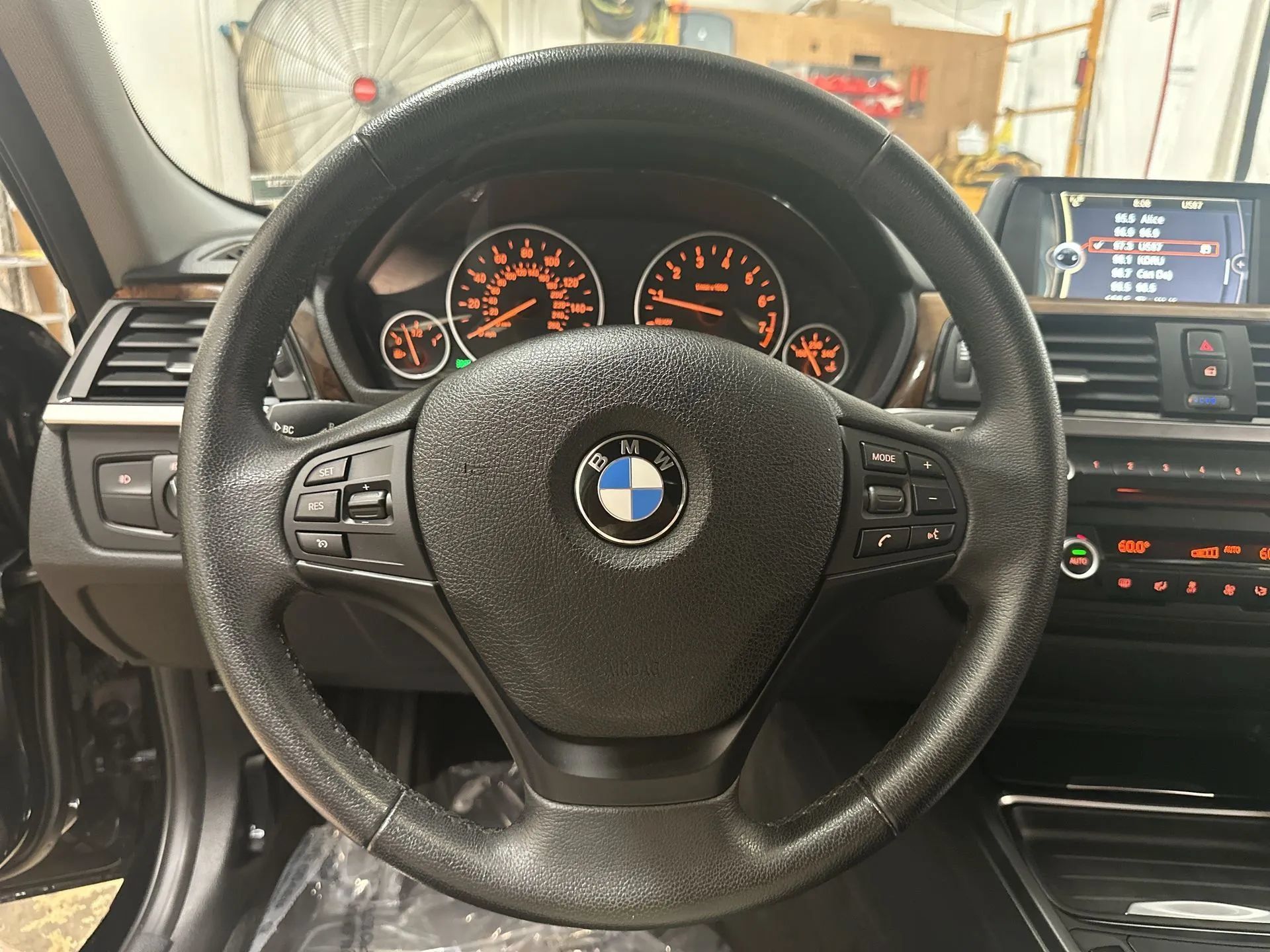 Used 2014 BMW 320i Sedan RWD image 16