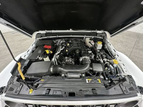 Used 2024 Jeep Gladiator Sport AWD/4WD image 18