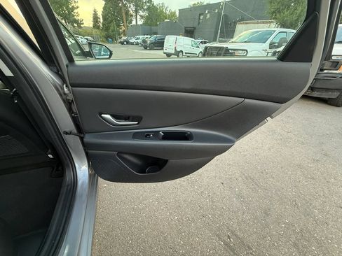 Used 2023 Hyundai Elantra Limited FWD image 34