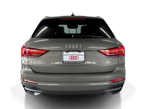 New 2025 Audi Q3 2.0T Premium image 10