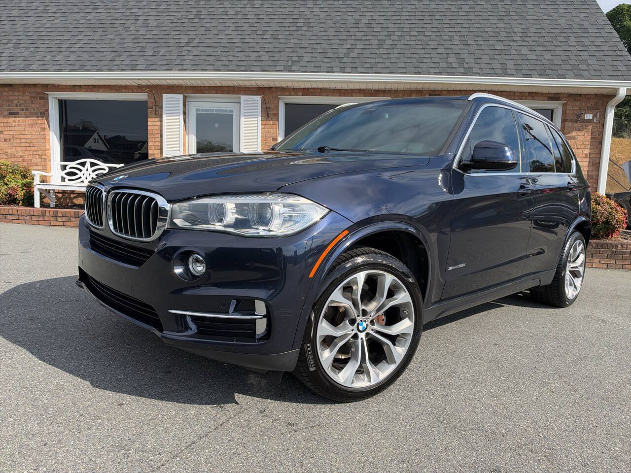 Used 2018 BMW X5 sDrive35i RWD image 3