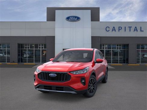 Used 2024 Ford Escape SE image 2