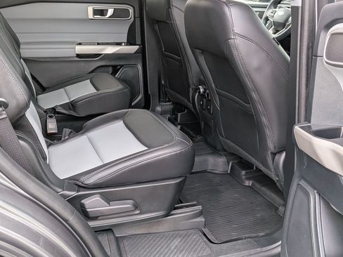 Used 2024 Ford Explorer XLT w/ Equipment Group 202A AWD/4WD image 25