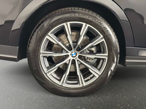 Used 2024 BMW X6 xDrive40i w/ Parking Assistance Package AWD/4WD image 17