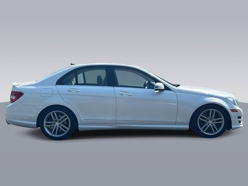 Used 2012 Mercedes-Benz C 300 4MATIC Sedan image 2
