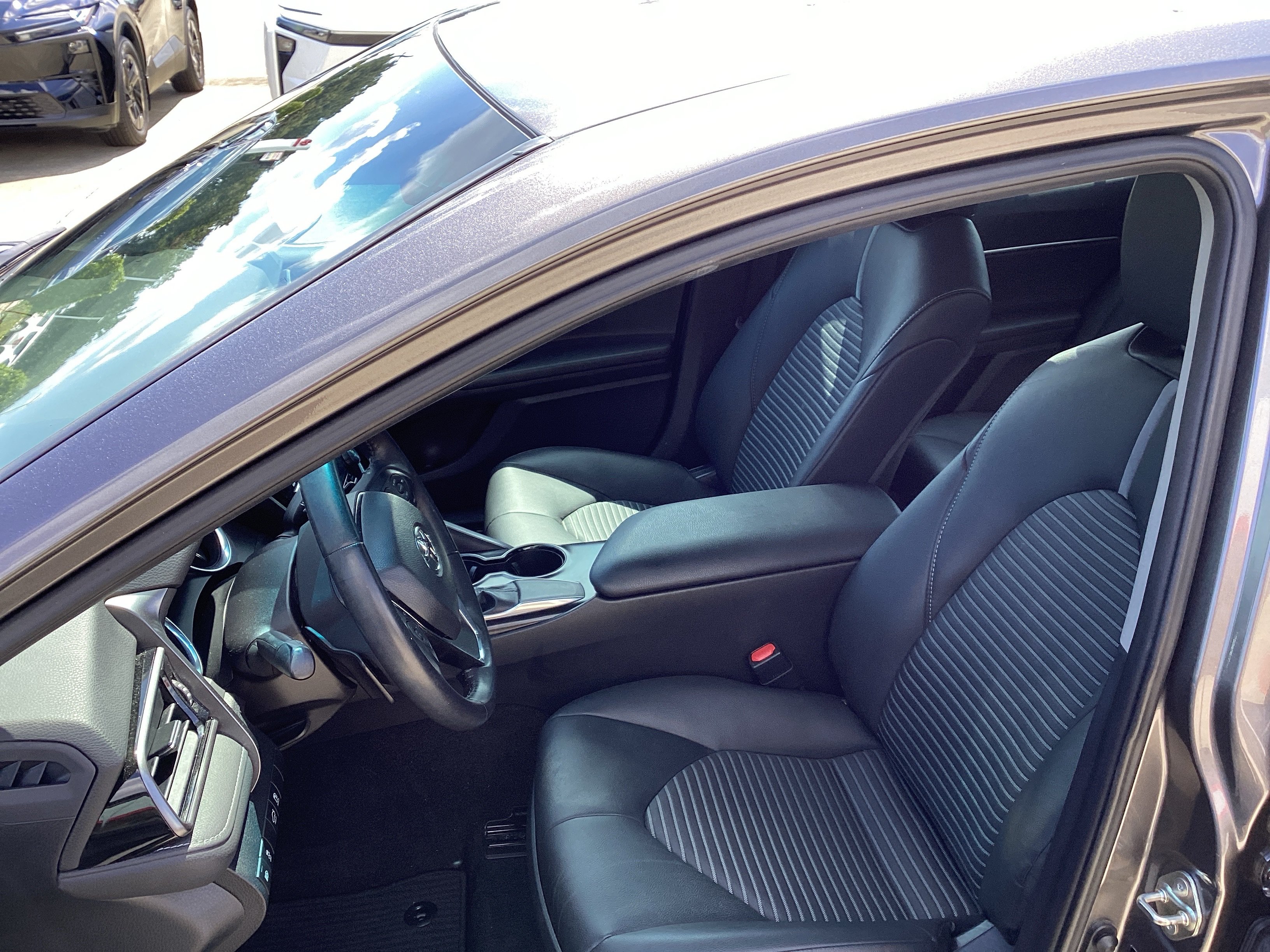 Used 2019 Toyota Camry SE FWD image 14