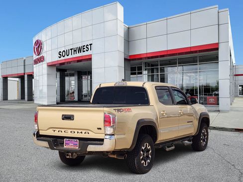 Used 2020 Toyota Tacoma TRD Off-Road image 5