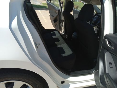 Used 2016 MAZDA MAZDA3 i Sport image 14