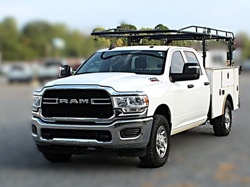 Used 2023 RAM 2500 Tradesman w/ Chrome Appearance Group RWD image 2