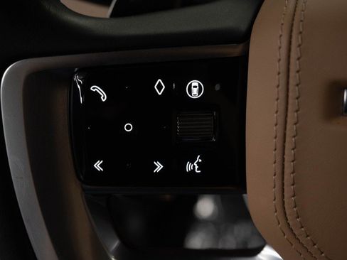 Used 2025 Land Rover Range Rover Autobiography AWD/4WD image 23