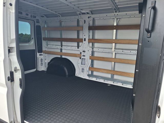 Used 2025 RAM ProMaster 2500 w/ U-Haul Equipment Group FWD image 40