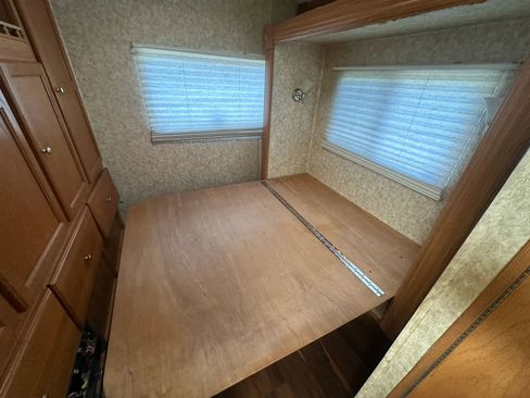 Used 2006 Ford E-450 and Econoline 450 image 16