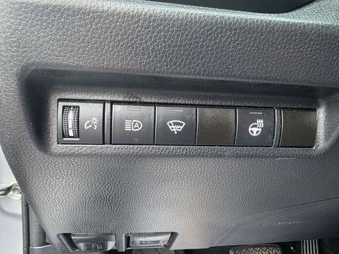 Used 2021 Toyota RAV4 XLE w/ XLE Grade Weather Package AWD/4WD image 24