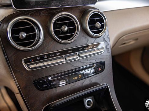 Used 2019 Mercedes-Benz GLC 300 w/ Driver Assistance Package image 13