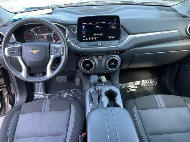 Used 2024 Chevrolet Blazer LT w/ Convenience Package FWD image 4
