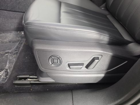 Used 2025 Audi Q5 Premium w/ Convenience Package AWD/4WD image 4