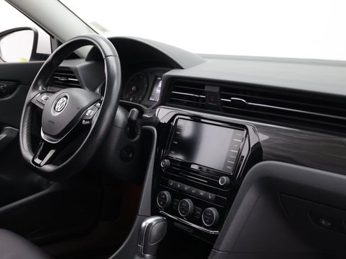 Used 2020 Volkswagen Passat 2.0T R-Line FWD image 32