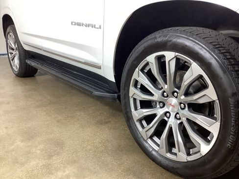 Used 2021 GMC Yukon Denali w/ LPO, Illumination Package AWD/4WD image 6