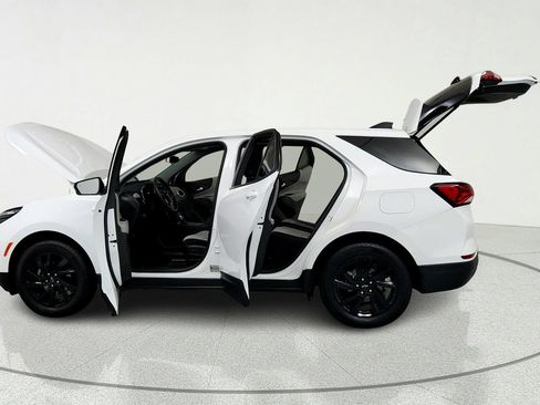 Used 2023 Chevrolet Equinox RS FWD image 10