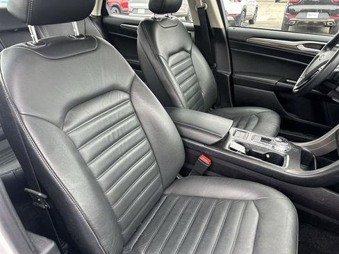 Used 2018 Ford Fusion SE w/ Fusion SE Technology Package image 20