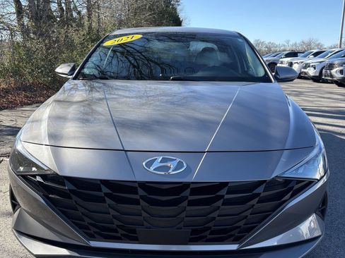 Used 2021 Hyundai Elantra SEL w/ Convenience Package image 8