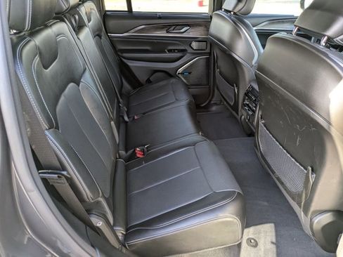 Used 2023 Jeep Grand Cherokee Overland w/ Luxury Tech Group IV image 18