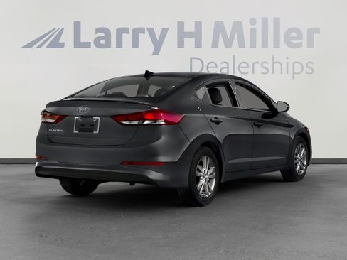 Used 2018 Hyundai Elantra SEL FWD image 2